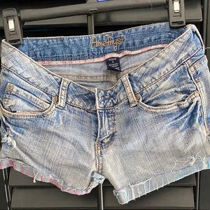 Short shorts denim with stitching
